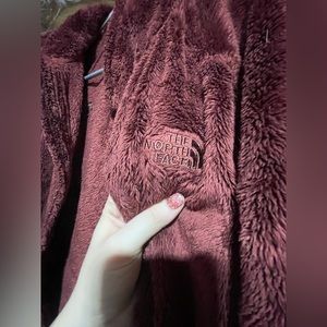 Women’s burgundy North face
